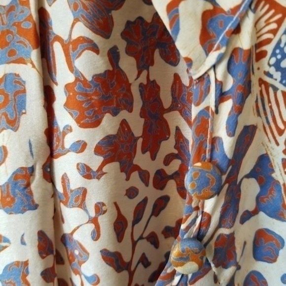 Natalie Martin x GOOP Fiore Silk Vintage Flowers Midi Dress worn by Rihanna - Picture 7 of 16